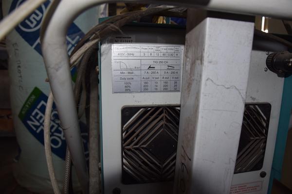 33#2413 Saldatrice Iceb TIG 250 CH in vendita - foto 2