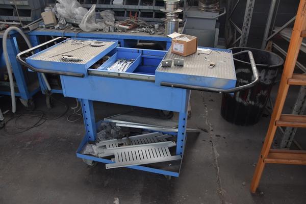 39#2413 Tavoli da lavoro e minuteria in vendita - foto 2