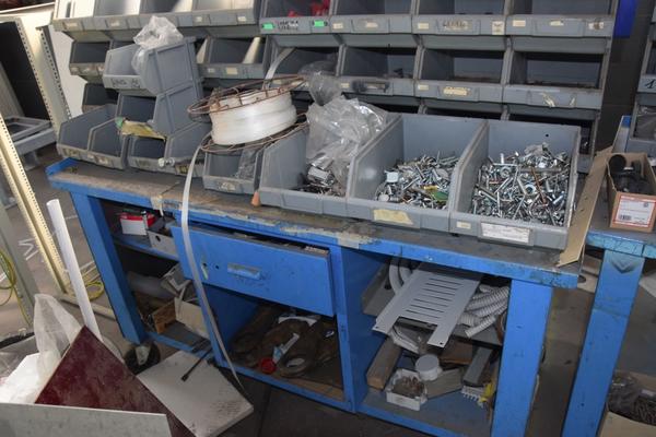 39#2413 Tavoli da lavoro e minuteria in vendita - foto 9