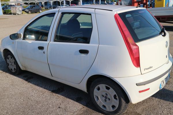 5#2431 Autovettura Fiat Punto in vendita - foto 3