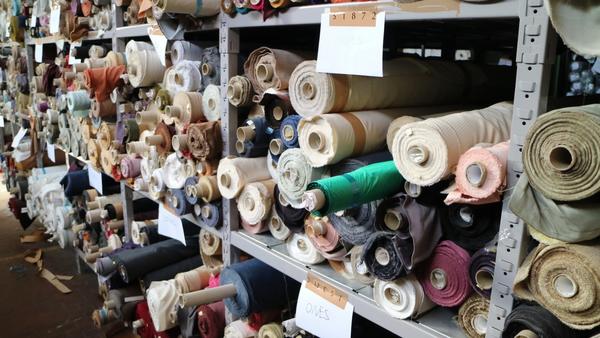 1#2438 Stock di tessuti di fibra nobile seta e misto seta in vendita - foto 165