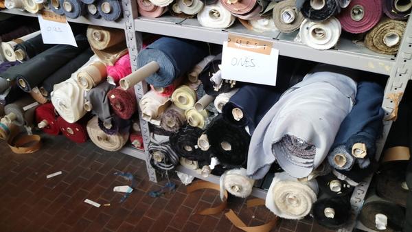 1#2438 Stock di tessuti di fibra nobile seta e misto seta in vendita - foto 166