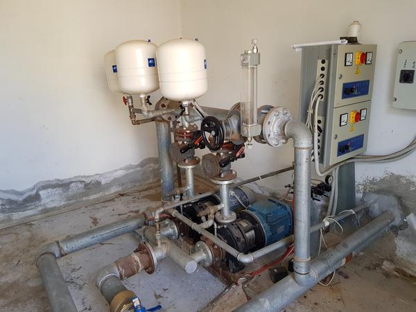 46#2442 Gruppo pompe Grundfos e manichette anticendio  in vendita - foto 1