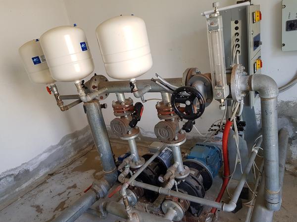 46#2442 Gruppo pompe Grundfos e manichette anticendio  in vendita - foto 2