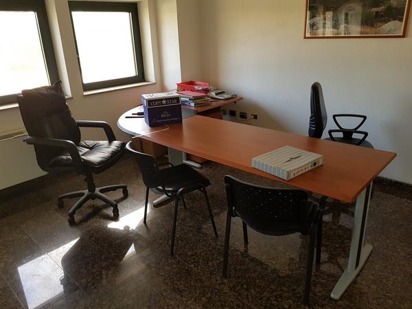 48#2442 Mobili per reception in vendita - foto 18