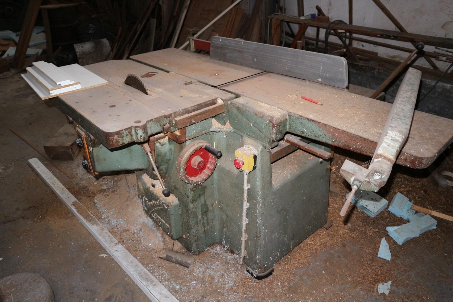 Lot Bench saws