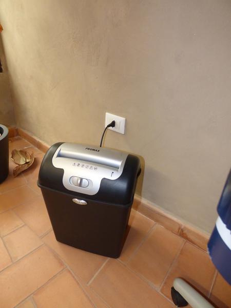 33#2451 Attrezzature elettroniche da ufficio in vendita - foto 2