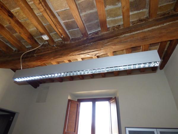 8#2451 Armadio  Rack H e plafoniere fluorescenti in vendita - foto 1