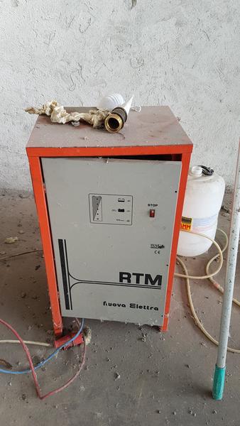 71#2457 Carica batterie Power Gen in vendita - foto 1