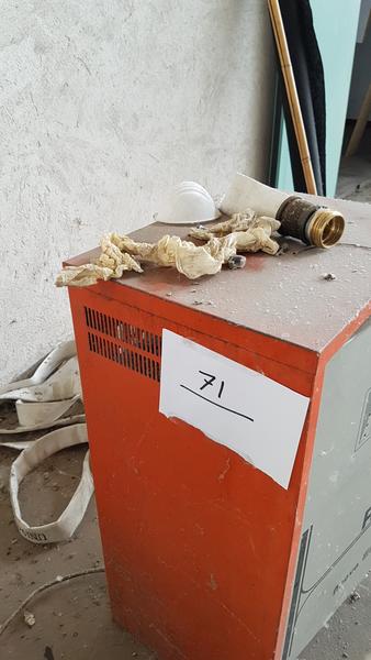 71#2457 Carica batterie Power Gen in vendita - foto 2
