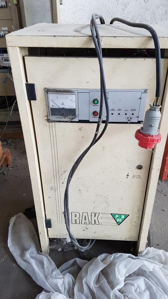 72#2457 Carica batterie Pmb in vendita - foto 1