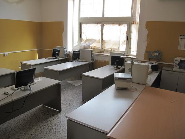 5#2503 Stock di arredi ed attrezzature per aula di informatica in vendita - foto 4