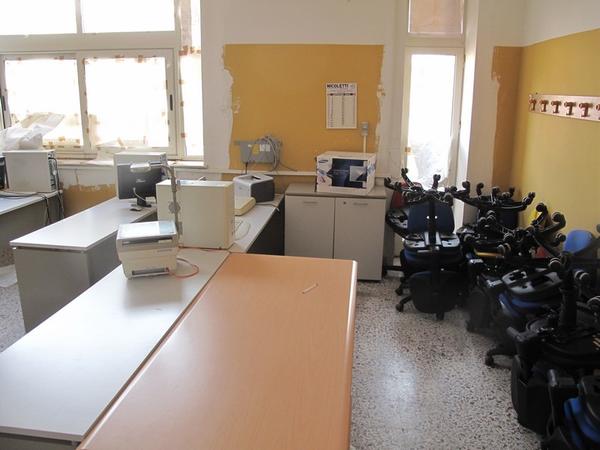 5#2503 Stock di arredi ed attrezzature per aula di informatica in vendita - foto 5