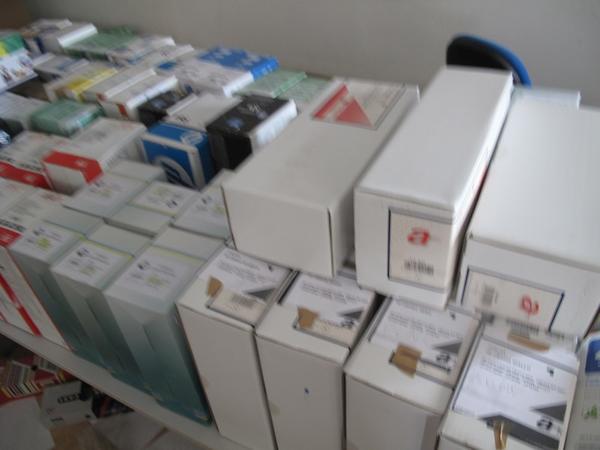 7#2503 Stock di arredi ed attrezzature da ufficio oltre materiale da cancelleria in vendita - foto 12
