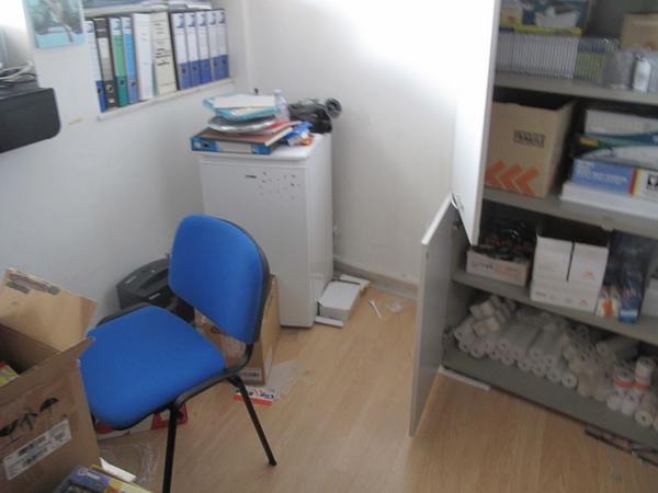 7#2503 Stock di arredi ed attrezzature da ufficio oltre materiale da cancelleria in vendita - foto 13