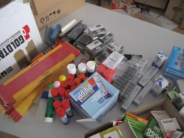 7#2503 Stock di arredi ed attrezzature da ufficio oltre materiale da cancelleria in vendita - foto 17