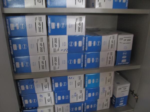 7#2503 Stock di arredi ed attrezzature da ufficio oltre materiale da cancelleria in vendita - foto 20