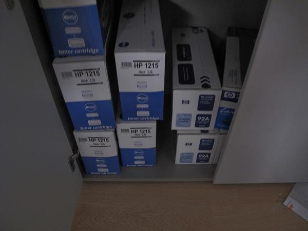 7#2503 Stock di arredi ed attrezzature da ufficio oltre materiale da cancelleria in vendita - foto 21