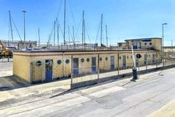 Complesso aziendale con magazzini pesca