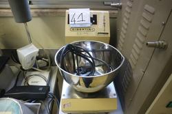 Gibertini Digimatic balance - Lot 41 (Auction 2541)