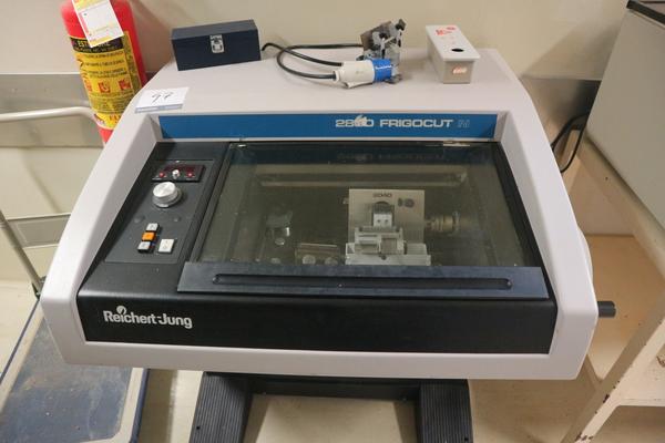 47#2541 Strumento Reichert-Jung 2800 Frigocut N in vendita - foto 1