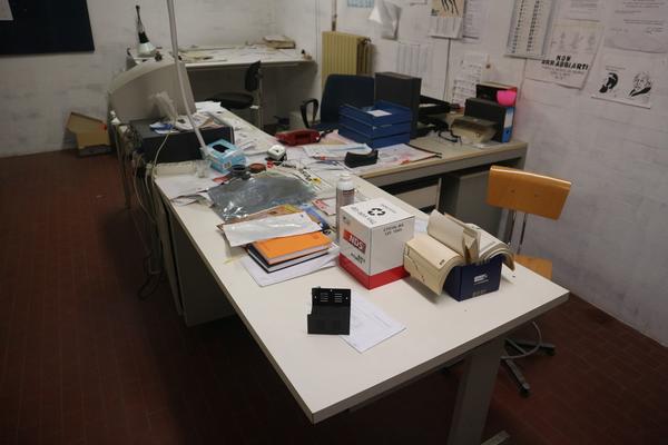 6#2541 Arredamento e attrezzature da ufficio in vendita - foto 3