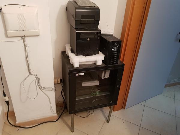 1#2563 Attrezzatura elettroniche e arredi ufficio in vendita - foto 8