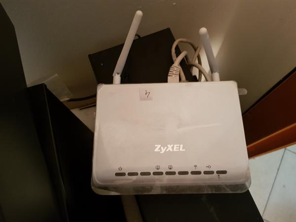 1#2563 Attrezzatura elettroniche e arredi ufficio in vendita - foto 12