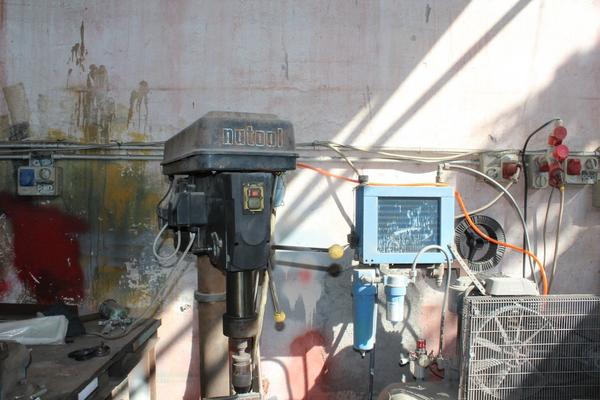 3#2574 Trapano a colonna Nutol e materiale di risulta in vendita - foto 1