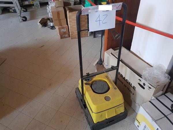 12#2597 Caschi da lavoro e scale in vendita - foto 9