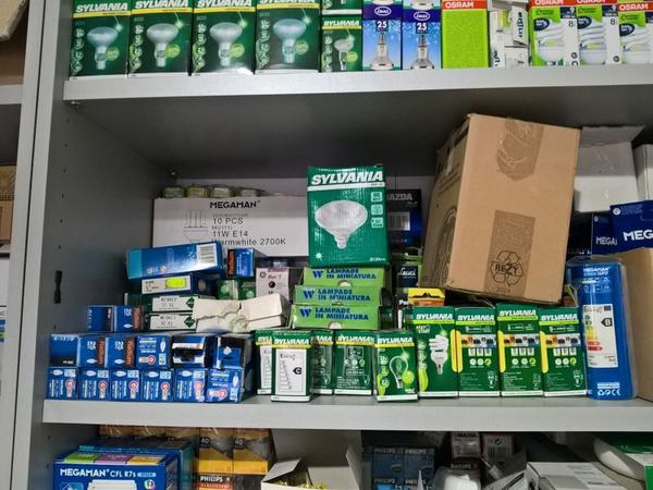 4#25970 Materiale per illuminazione in vendita - foto 1