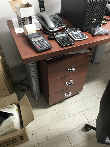 1#2621 Attrezzature elettroniche e arredi ufficio in vendita - foto 8