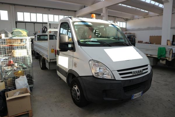 2589#2668 Autocarro Iveco in vendita - foto 3