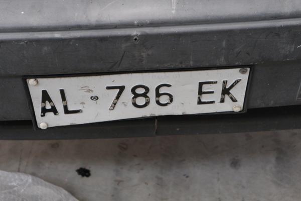 2592#2668 Autocarro Nissan con gru in vendita - foto 2