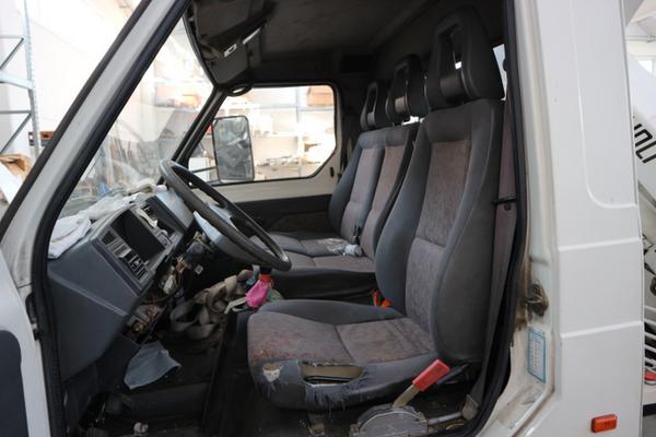 2592#2668 Autocarro Nissan con gru in vendita - foto 15