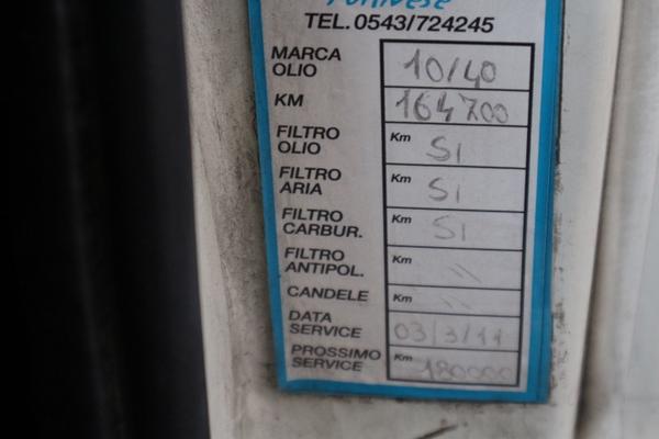 2592#2668 Autocarro Nissan con gru in vendita - foto 21