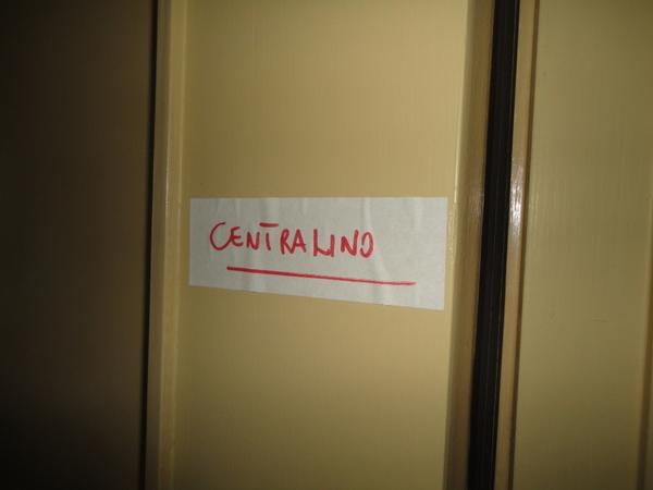 5#2688 Arredamento da reception e centralino in vendita - foto 2