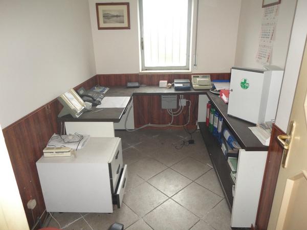 5#2688 Arredamento da reception e centralino in vendita - foto 3