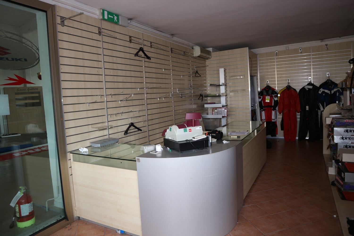 Lot Exhibitor furniture