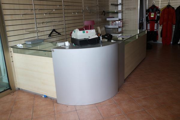 310#2697 Mobili espositori per negozi in vendita - foto 1