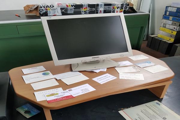 3#2704 Arredi e apparecchiature da ufficio in vendita - foto 4