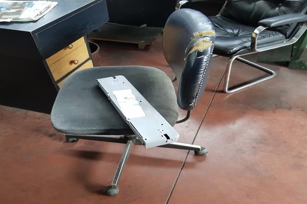 3#2704 Arredi e apparecchiature da ufficio in vendita - foto 7