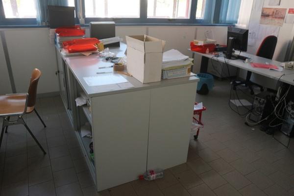 12#2711 Arredi ufficio in vendita - foto 2