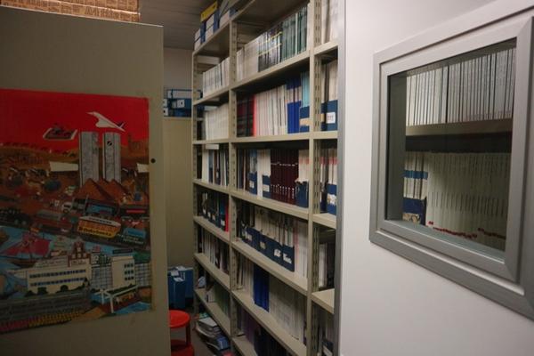 26#2711 Scaffalatura leggera e arredi ufficio in vendita - foto 3