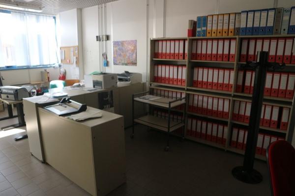 28#2711 Arredi e attrezzature ufficio in vendita - foto 14