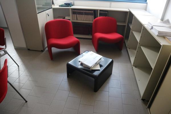 33#2711 Arredi e attrezzature ufficio in vendita - foto 3