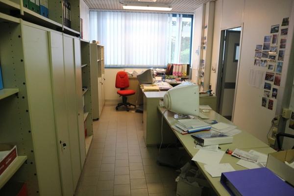 36#2711 Arredi e attrezzature ufficio in vendita - foto 1