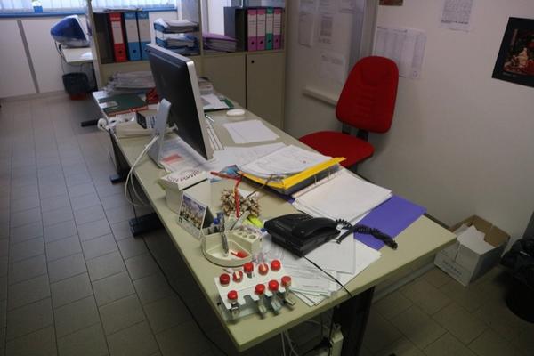 37#2711 Arredi e attrezzature ufficio in vendita - foto 5