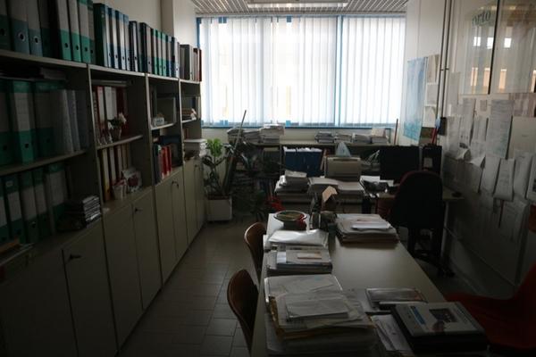 18#2712 Arredi e attrezzature ufficio in vendita - foto 2