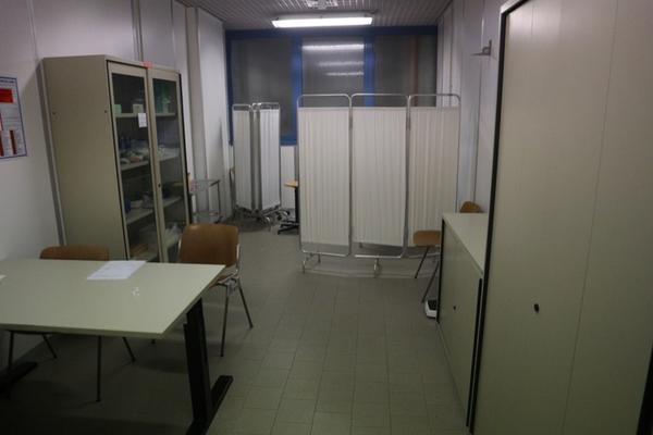 51#2712 Arredi ambulatorio medico in vendita - foto 1